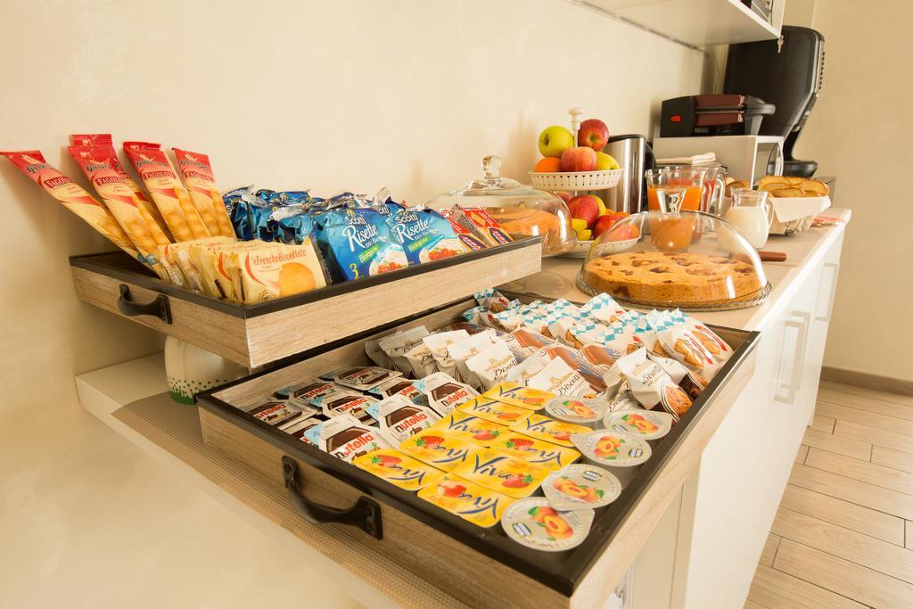 Bed and Breakfast Relais Tiburtina Рим Экстерьер фото
